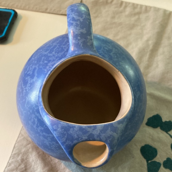 RumRill Red Wing Ball Pitcher With Dutch Blue Matte Glaze - Picture 3 of 4